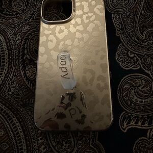Loopy iPhone 14 gold leopard case